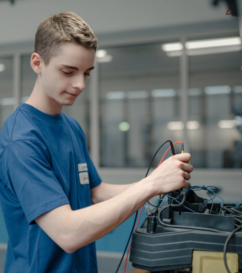 Resch und Frisch Lehrlings Shooting Thumbnail für Elektrotechnik